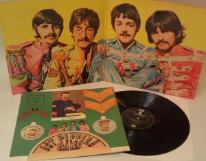Sgt Pepper s Lonely Hearts Club Band (06)